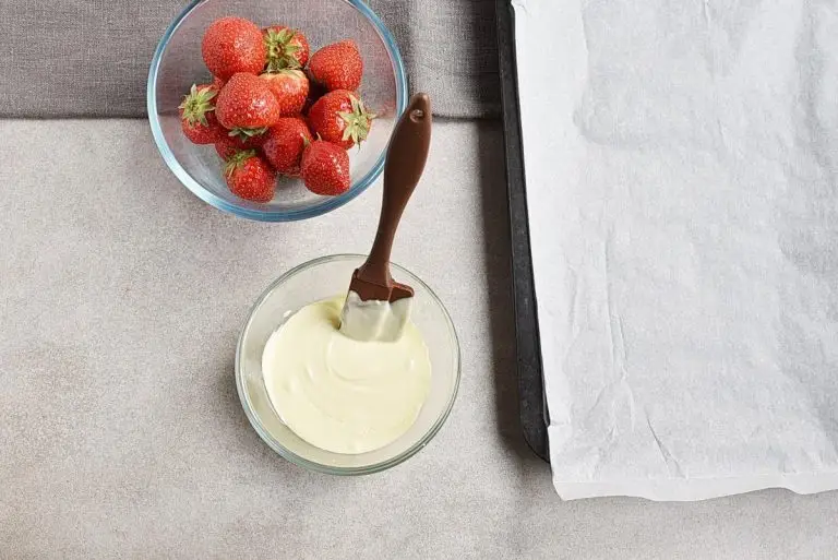Step 2 - Halloween Ghost Strawberries