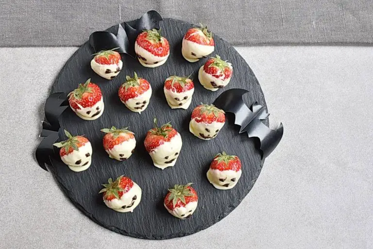 Step 7 - Halloween Ghost Strawberries