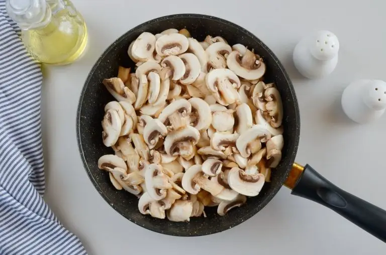 Mushroom-Stuffed Eggplant recipe - step 4