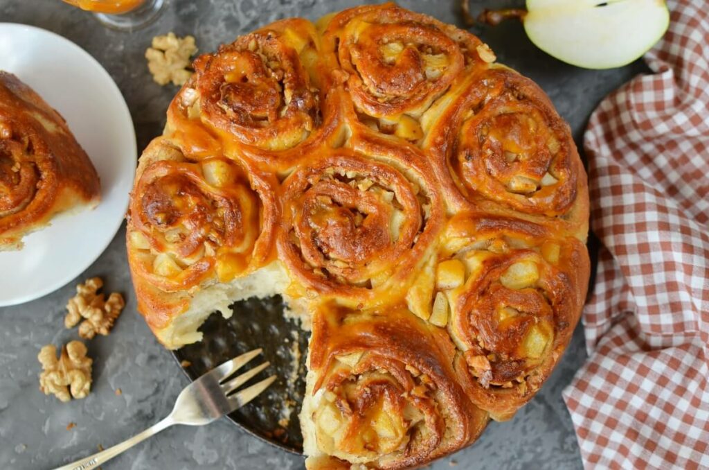 How to serve Pear Breakfast Buns