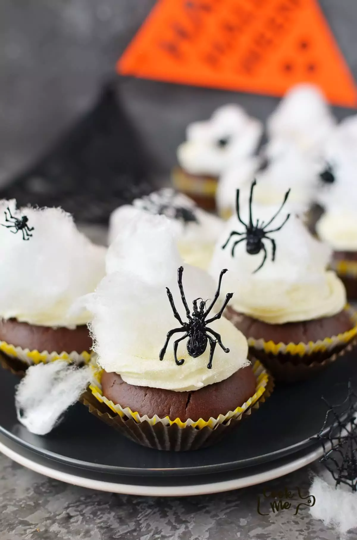 Spider Web Halloween Cupcakes