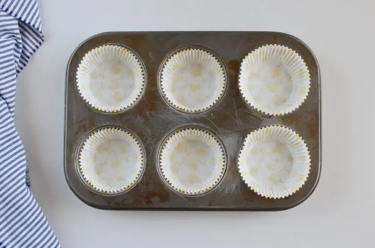 Step 1 - Spider Web Halloween Cupcakes