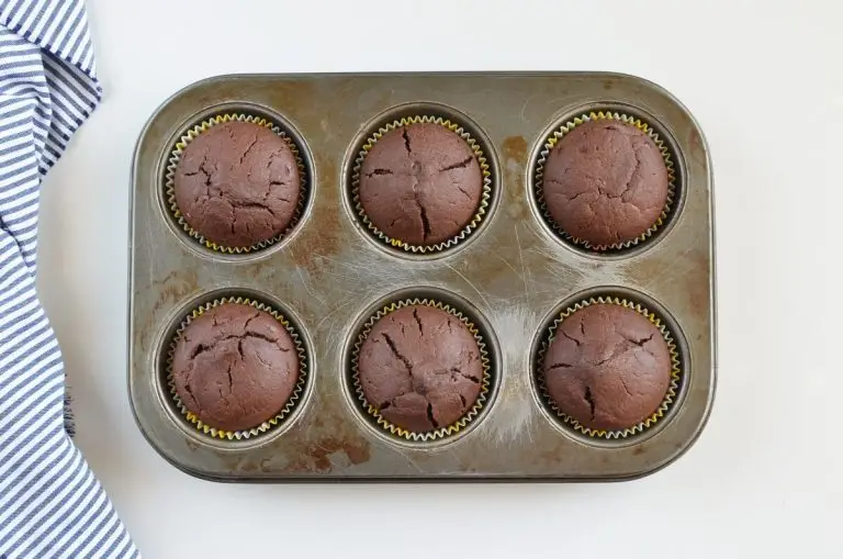 Step 6 - Spider Web Halloween Cupcakes
