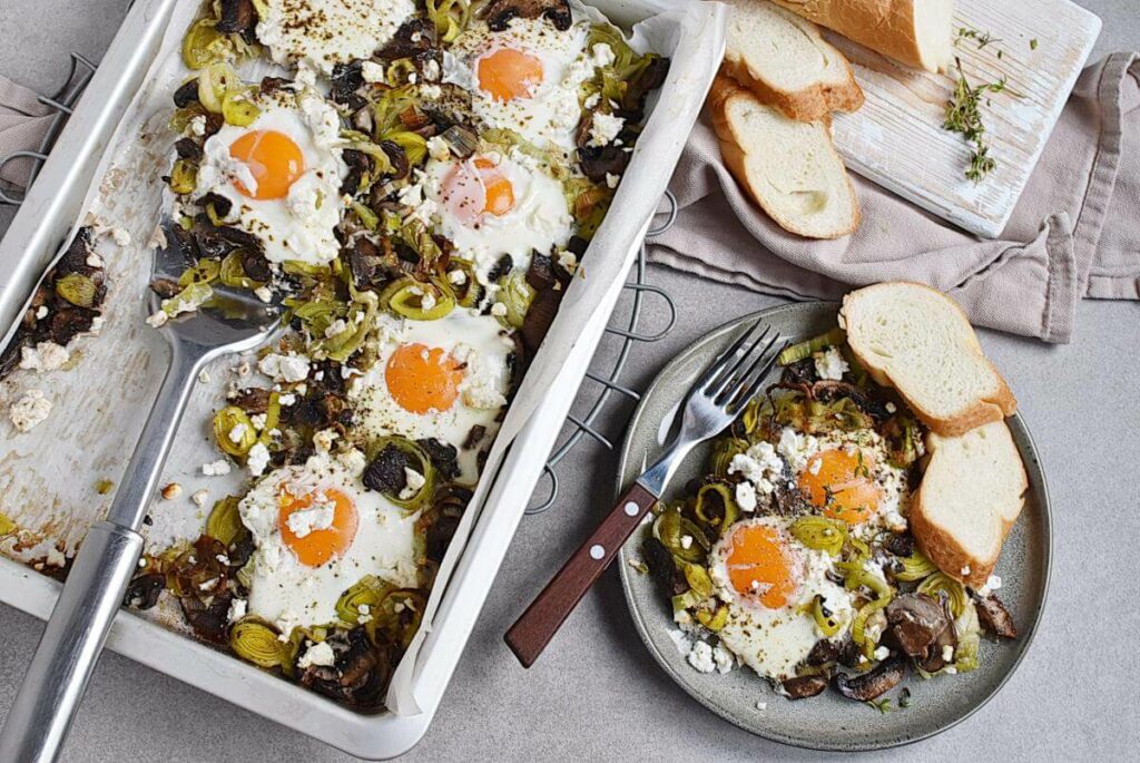 How to serve Baked Eggs with Leeks and Mushrooms