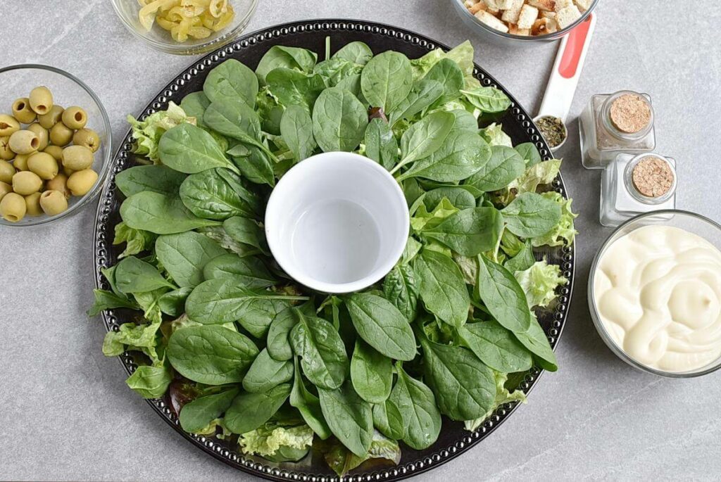 Christmas Salad Wreath recipe - step 1
