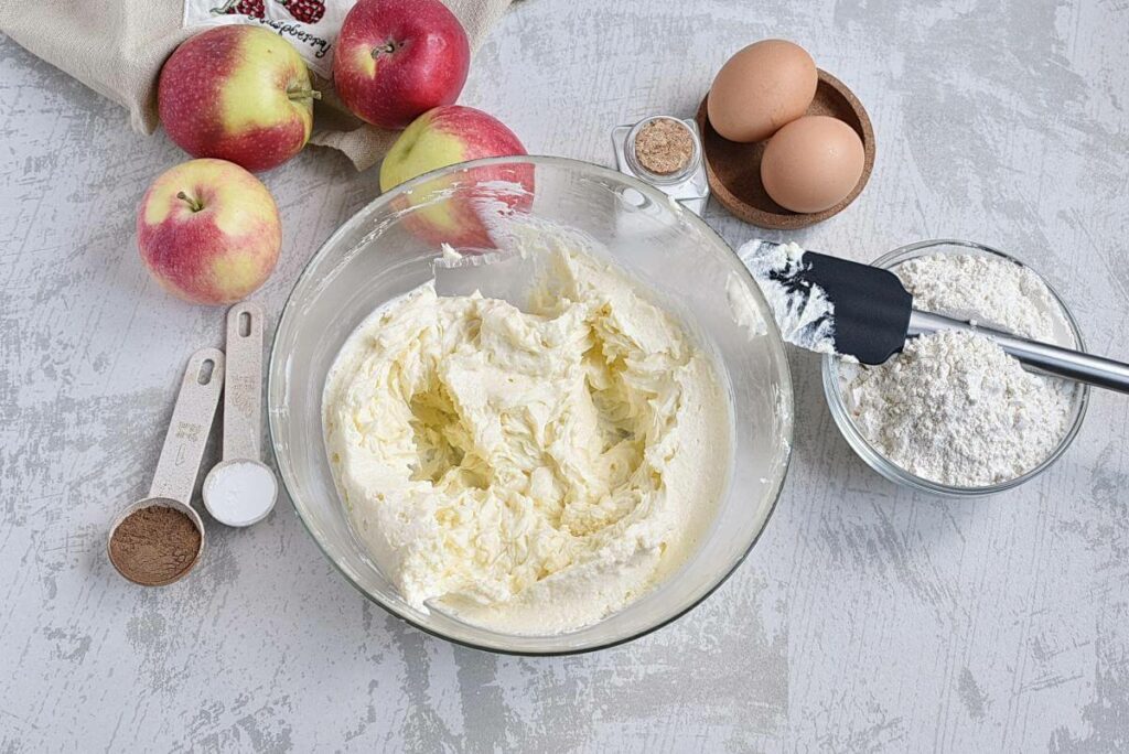 Cinnamon-Apple Cake AKA Hanukkah Cake recipe - step 2