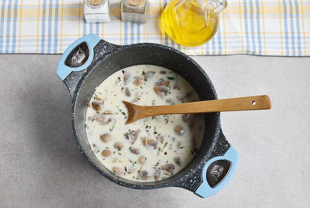 Cream of Mushroom Soup with Fresh Herbs recipe - step 4