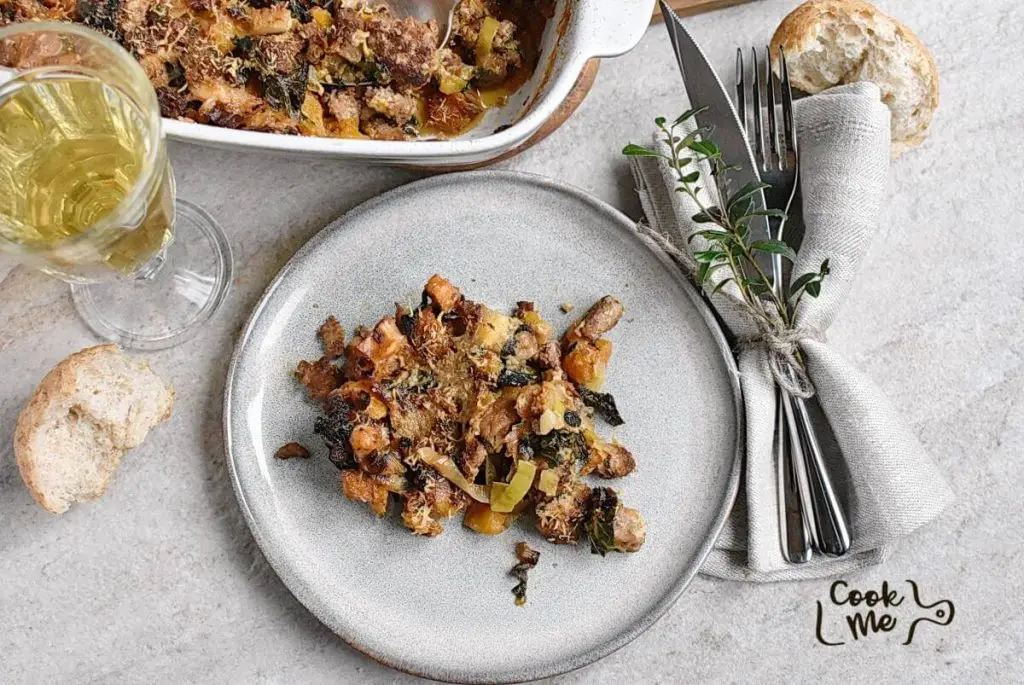 Sausage and Kale Thanksgiving Dressing