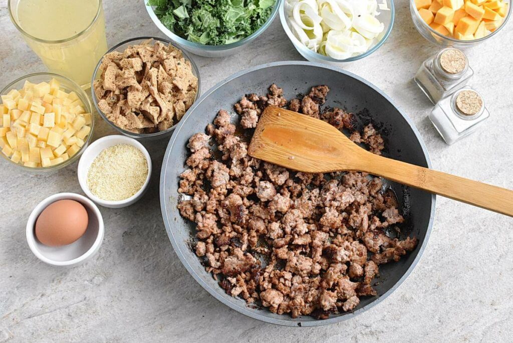 Sausage and Kale Thanksgiving Dressing recipe - step 2
