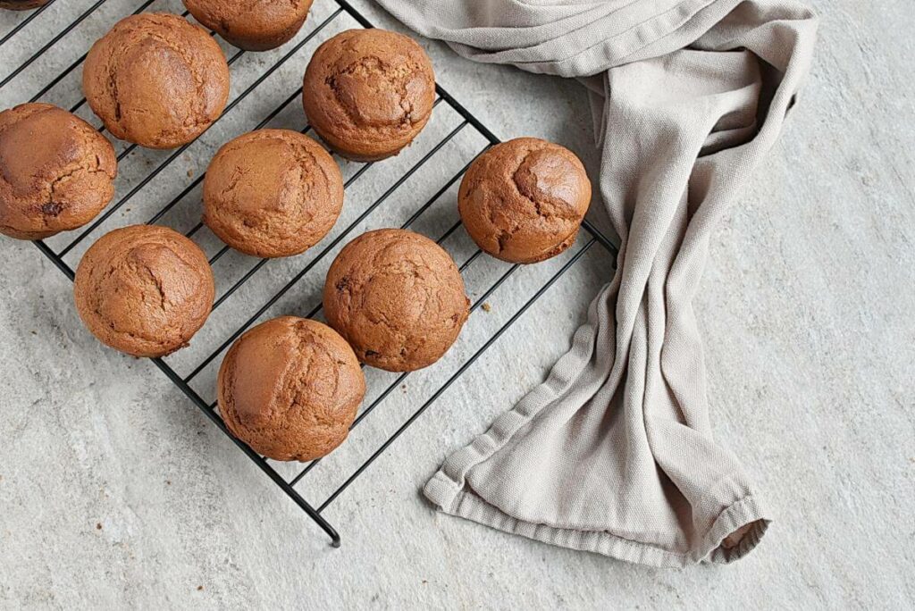 Chocolate-Glazed Gingerbread Cakes recipe - step 7