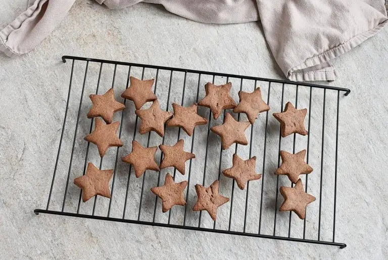 Chocolate Shortbread Stars recipe - step 7