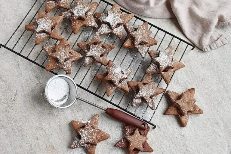 How to serve Chocolate Shortbread Stars