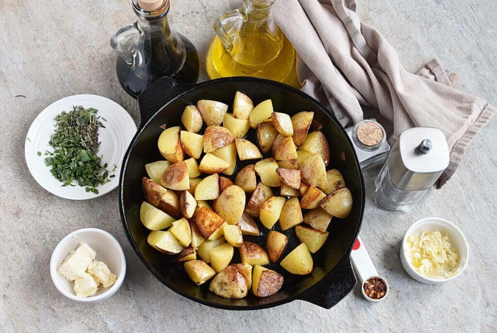 Garlic Butter Steak and Potatoes Skillet recipe - step 2