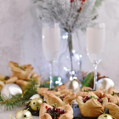 Quick Chicken, Cranberry and Brie Canapés Recipes– Homemade Quick Chicken, Cranberry and Brie Canapés –Easy Quick Chicken, Cranberry and Brie Canapés