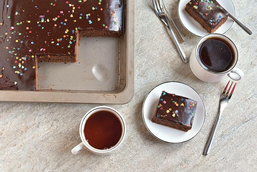 How to serve Easy Chocolate Birthday Cake