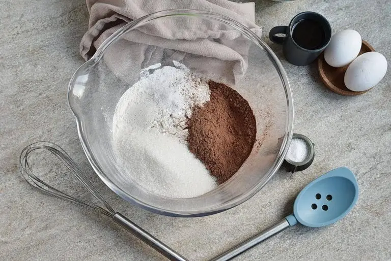 Step 3 - Easy Chocolate Birthday Cake