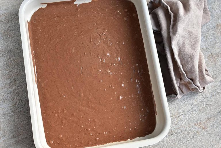 Step 6 - Easy Chocolate Birthday Cake