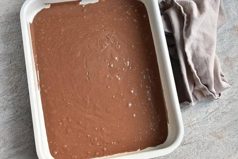 Step 6 - Easy Chocolate Birthday Cake