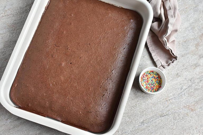 Step 7 - Easy Chocolate Birthday Cake