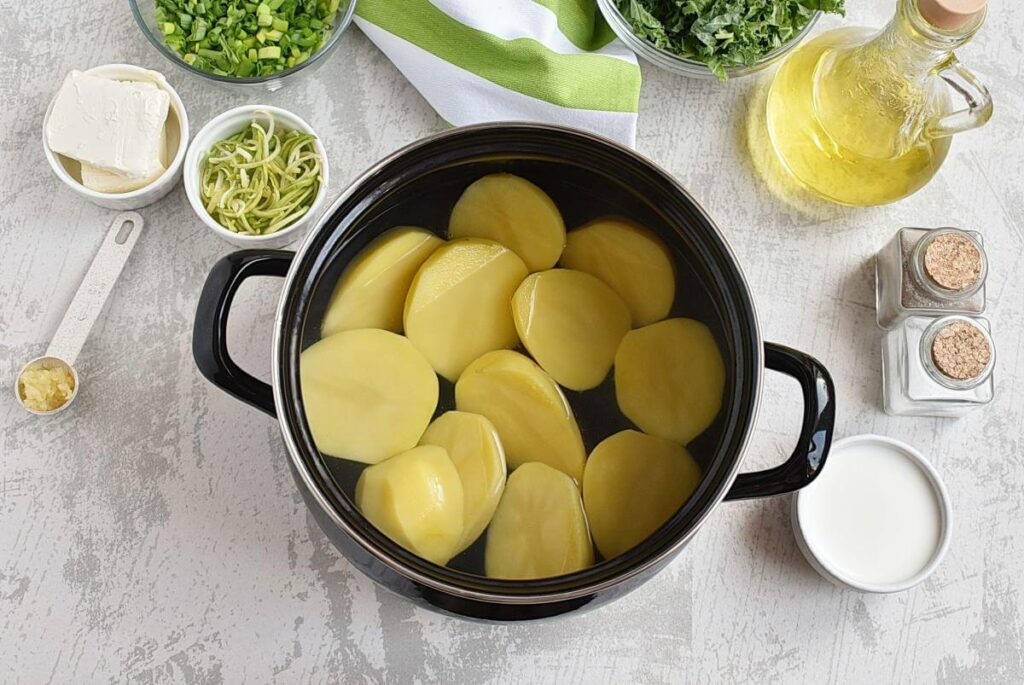 Colcannon Irish Mashed Potatoes with Kale recipe - step 1