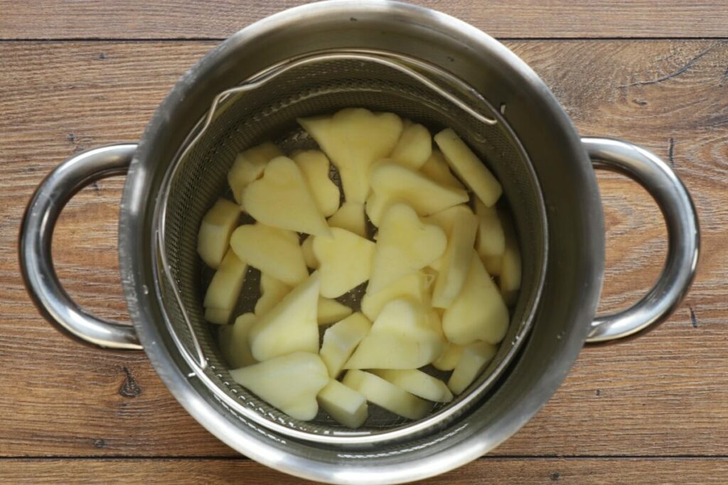 Heart-Shaped Roasted Potatoes recipe - step 4