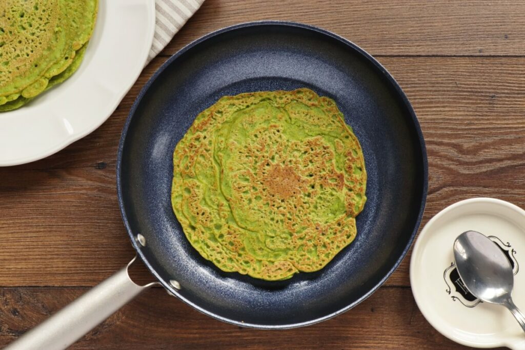 Chickpea and Parsley Pancakes recipe - step 3