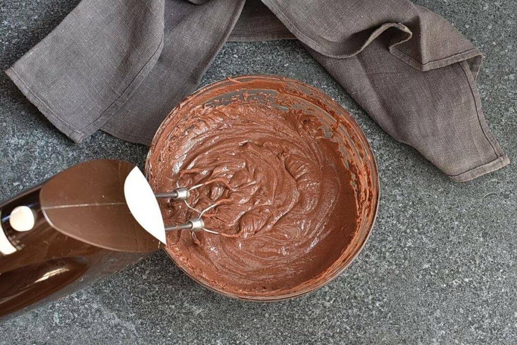 Chocolate Vegan Birthday Cake recipe - step 10
