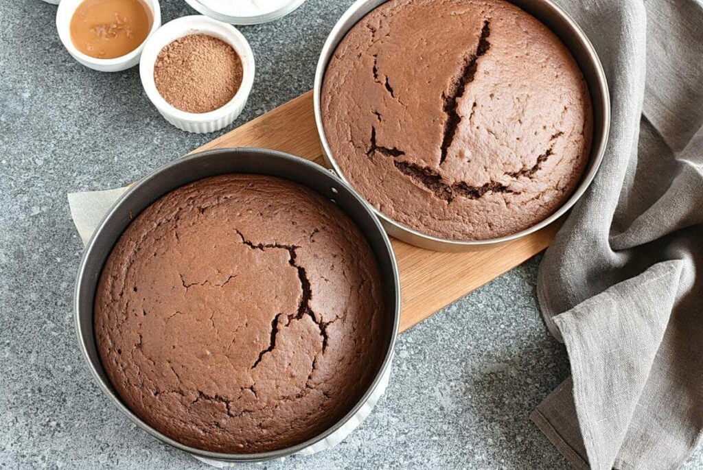 Chocolate Vegan Birthday Cake recipe - step 7
