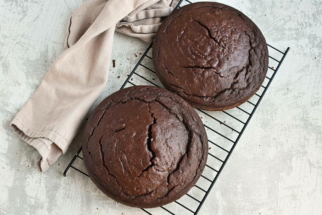 Dalgona Coffee Chocolate Cake recipe - step 9