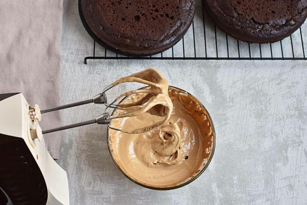 Dalgona Coffee Chocolate Cake recipe - step 10