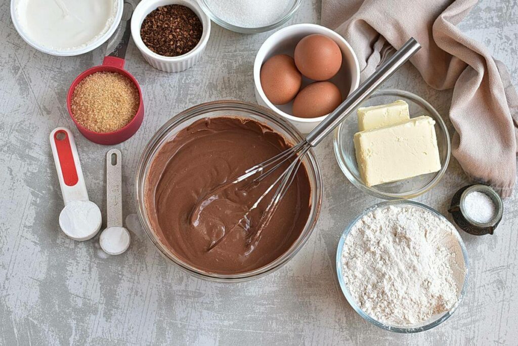 Dalgona Coffee Chocolate Cake recipe - step 2