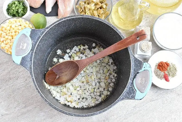 Step 1 - Healthy White Chicken Chili