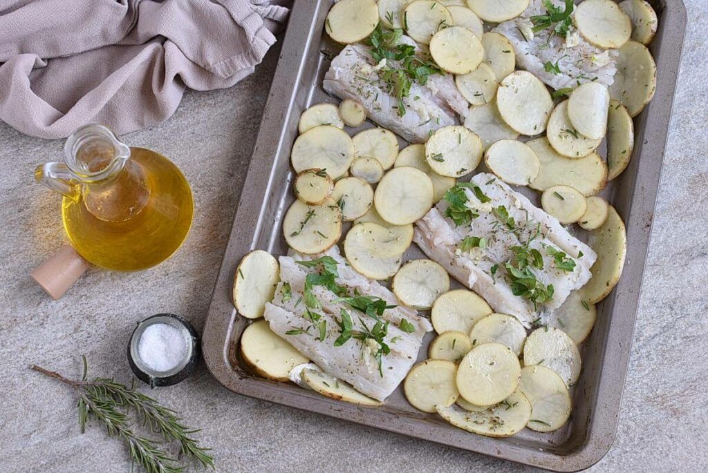 Italian Herb Baked Fish and Chips recipe - step 5