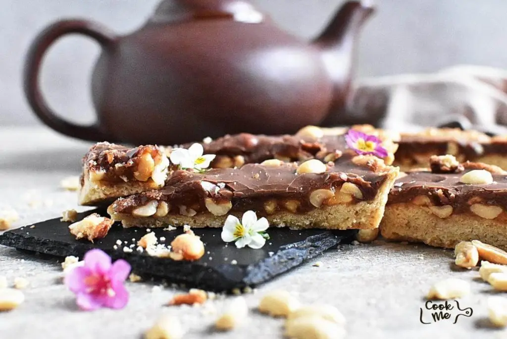 Snickers Blondie Tart