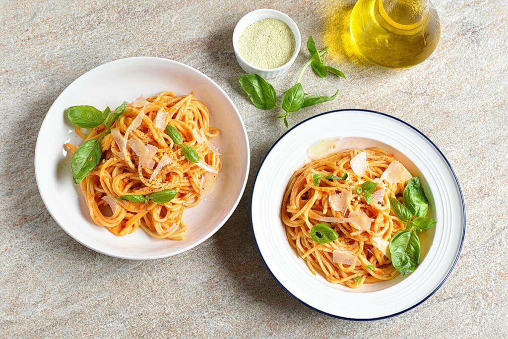 How to serve Vegan Roasted Red Pepper Pasta