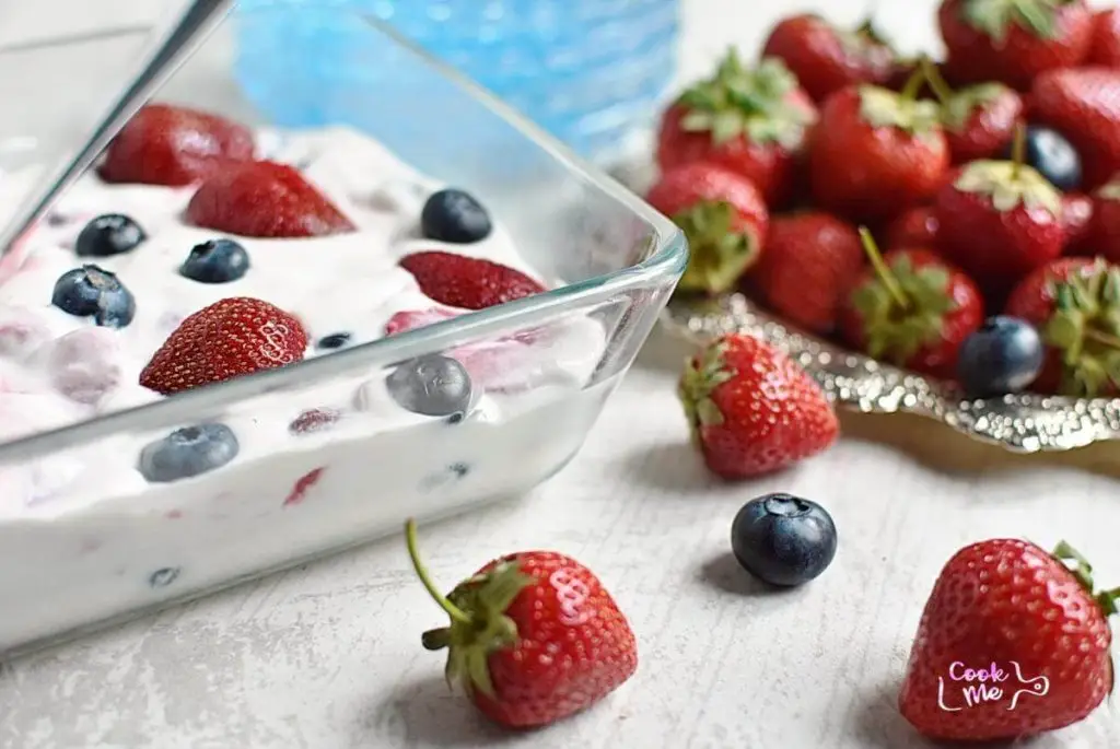 Berry Cheesecake Salad