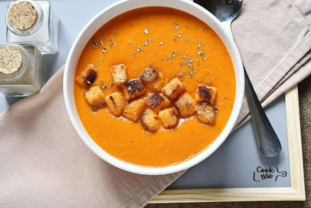 Creamy Tomato Soup with Buttery Croutons