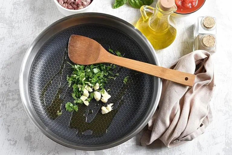Step 1 - Easy Spaghetti Sauce