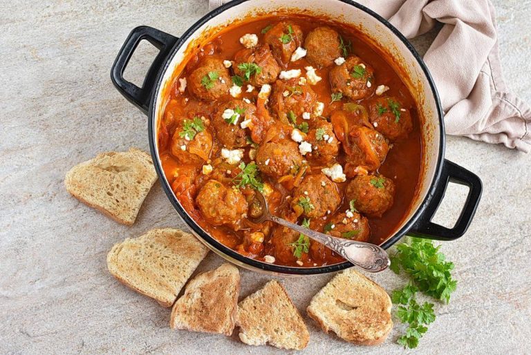 Step 8 - Meatball Shakshuka