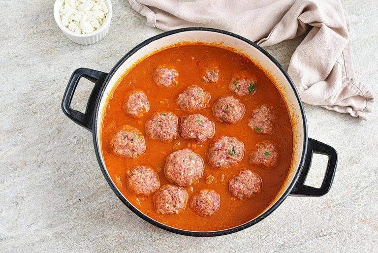 Step 7 - Meatball Shakshuka