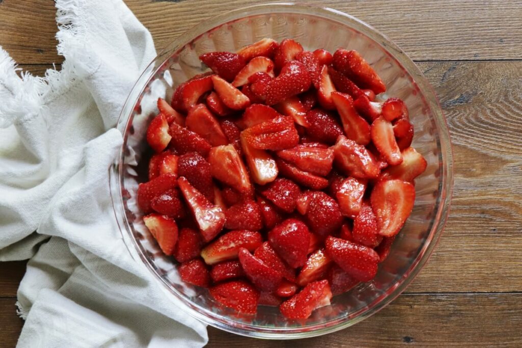 Strawberry Bourbon Crisp recipe - step 2