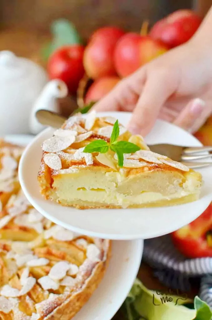 Delicious apple and cream cheese tart