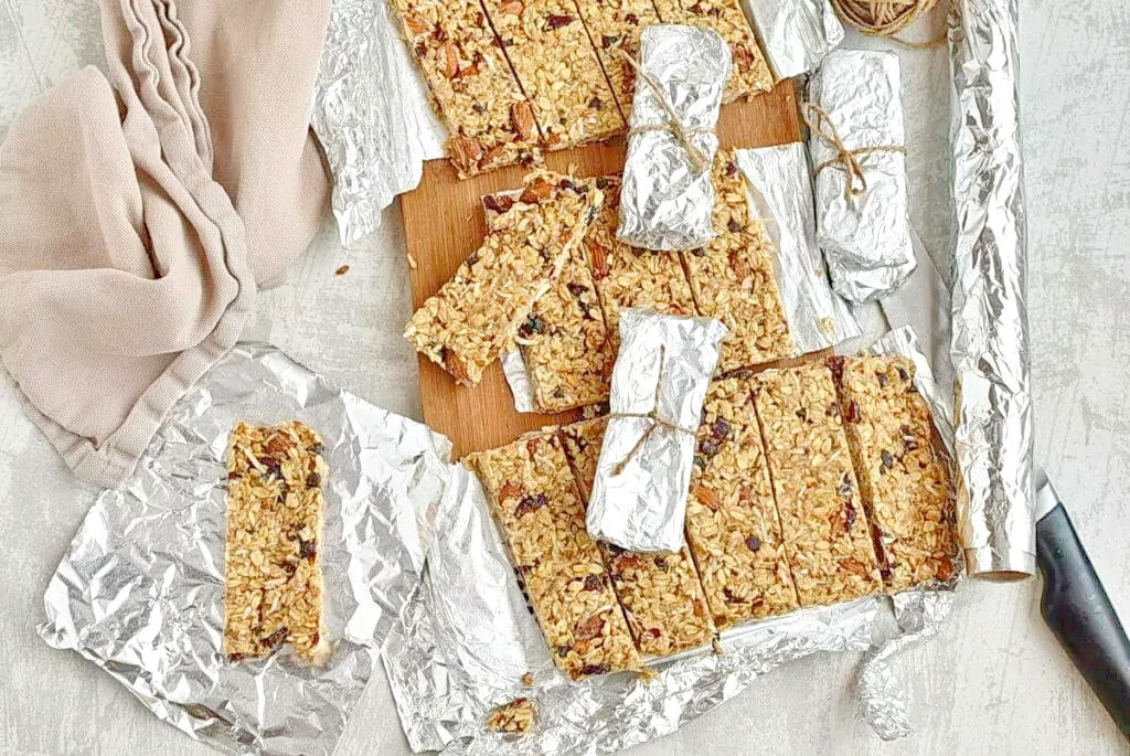 How to serve Easy Chewy Granola Bars