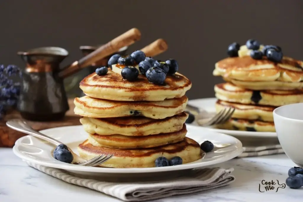 Fluffy Blueberry Pancakes
