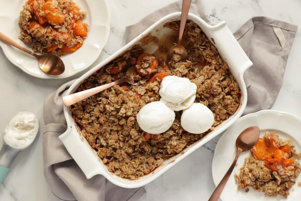 How to serve Fresh Apricot Crumble