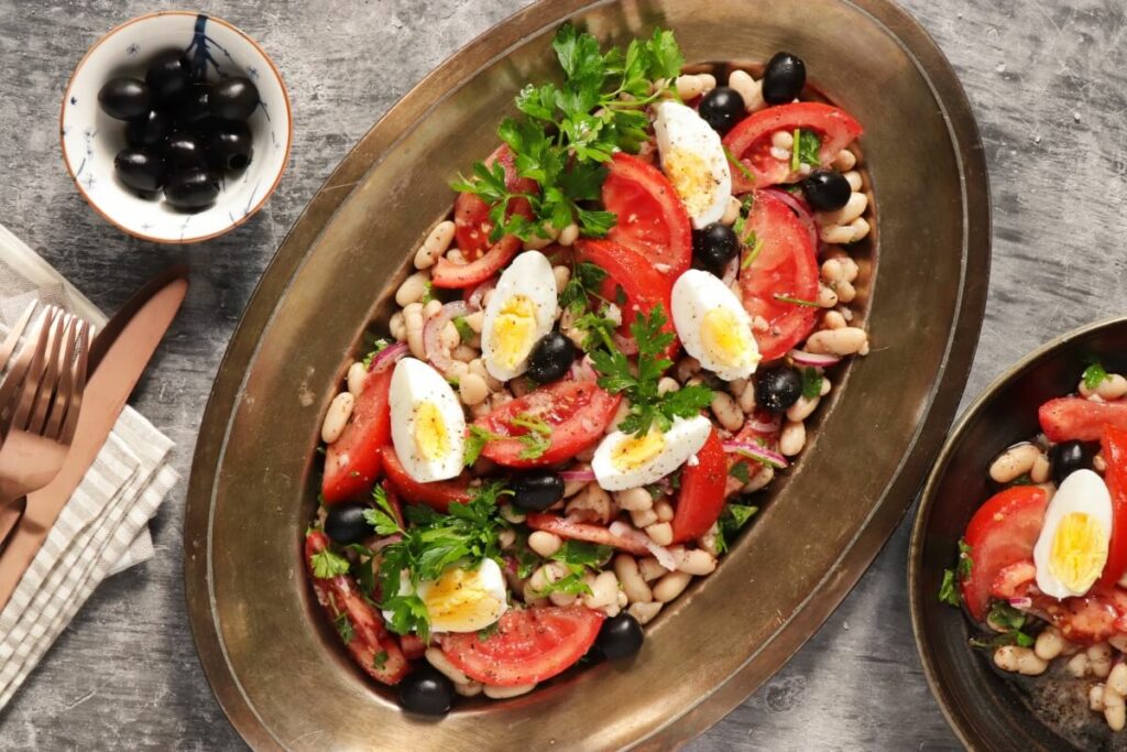 How to serve Piyaz – Turkish White Bean Salad