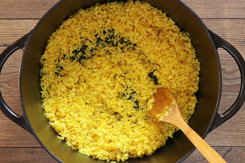 Mediterranean Yellow Rice recipe - step 2