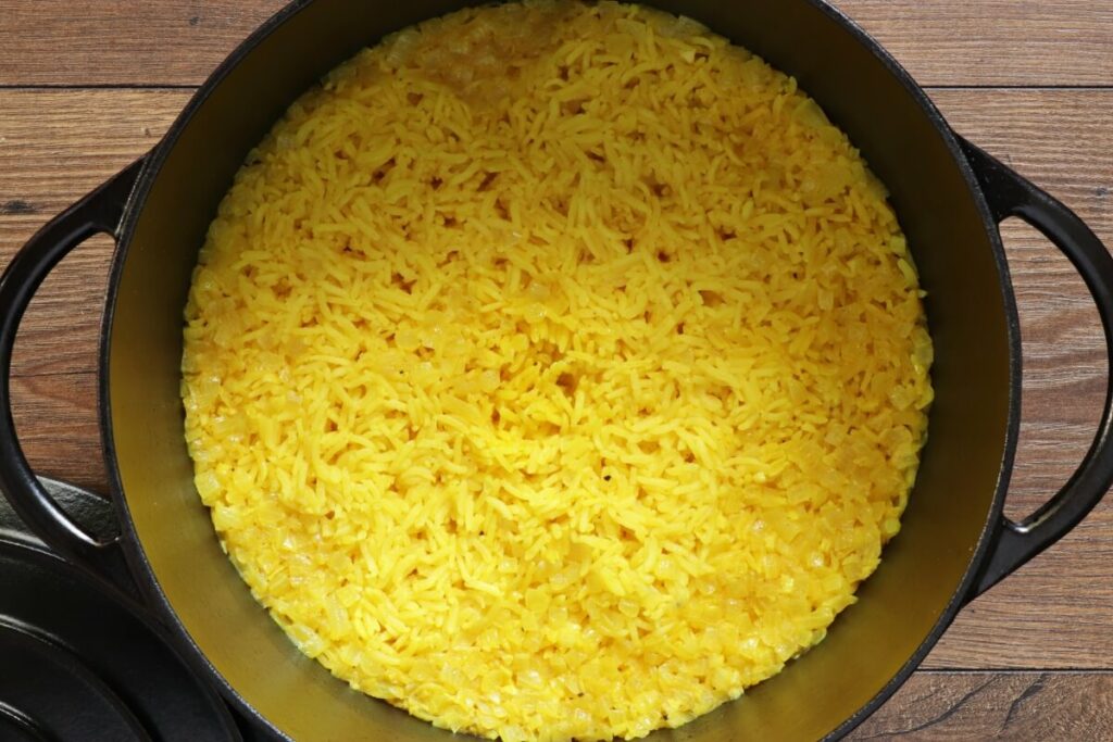 Mediterranean Yellow Rice recipe - step 4