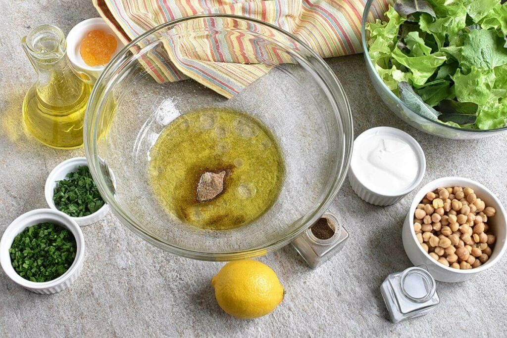 Lemony Garbanzo Salad recipe - step 1
