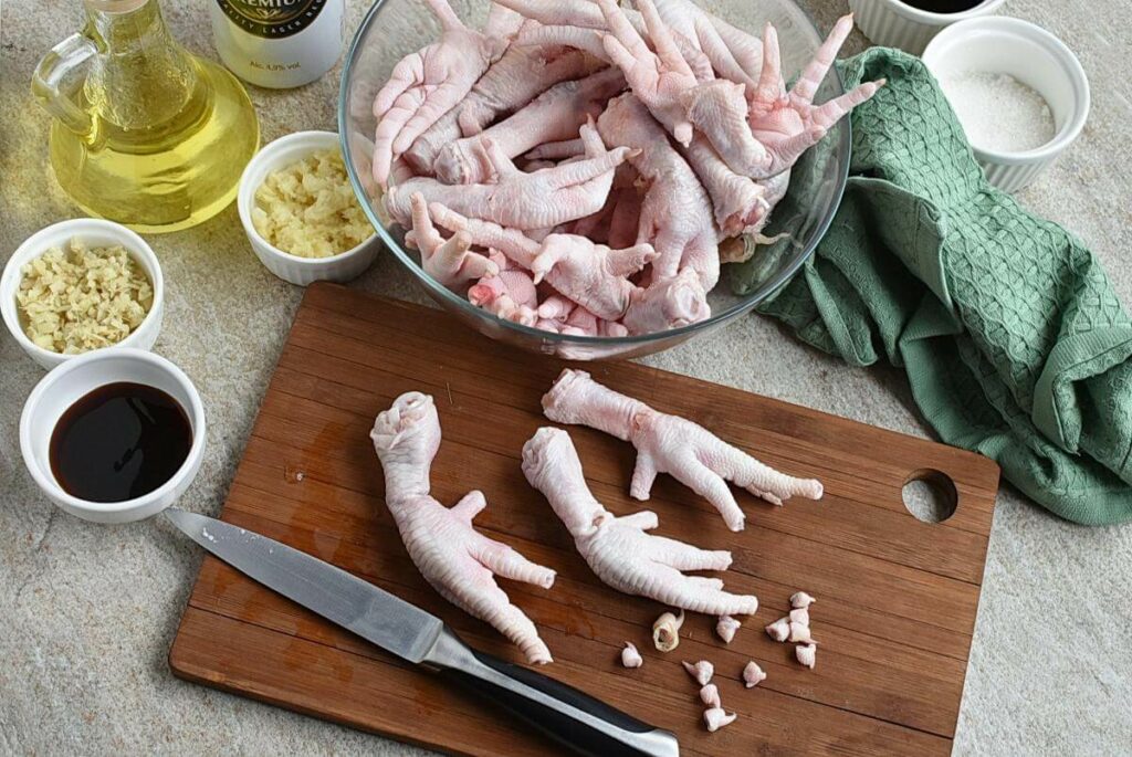 Easy Braised Chicken Feet recipe - step 1
